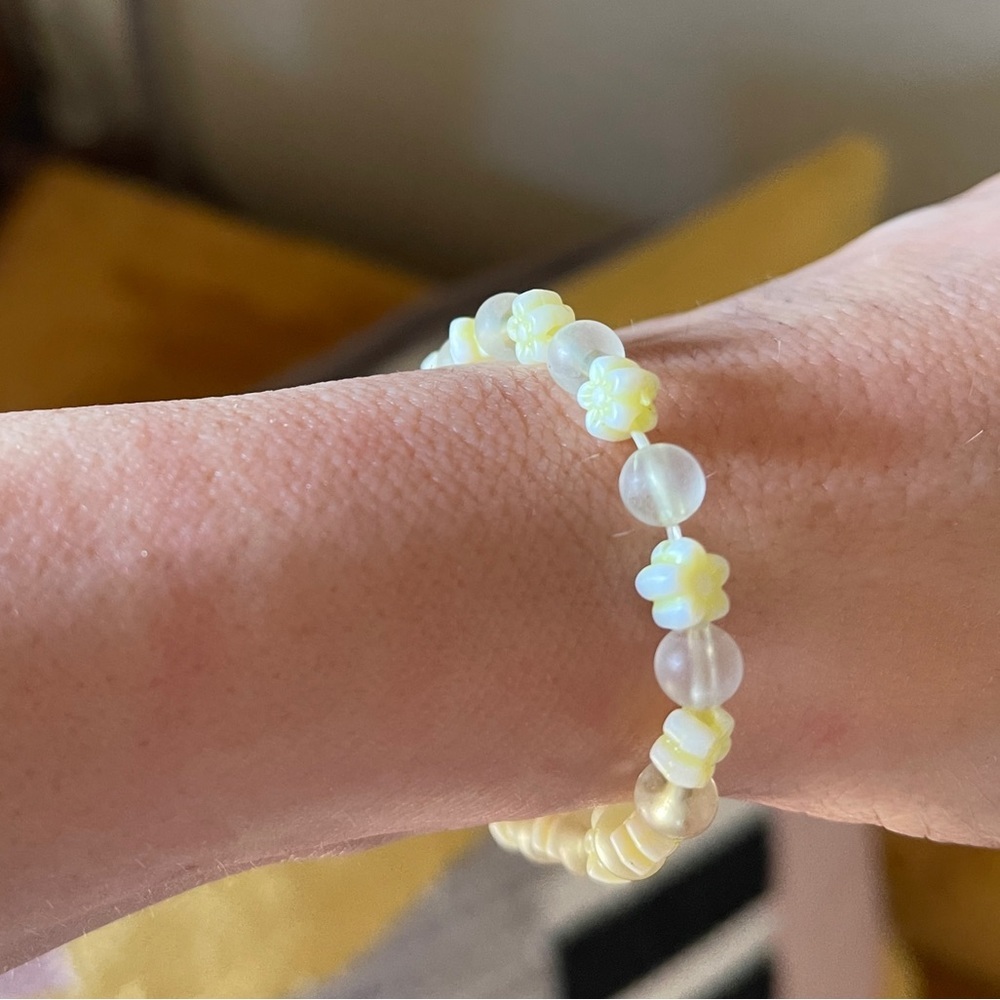 Vintage 90s elastic yellow beaded friendship bracelet